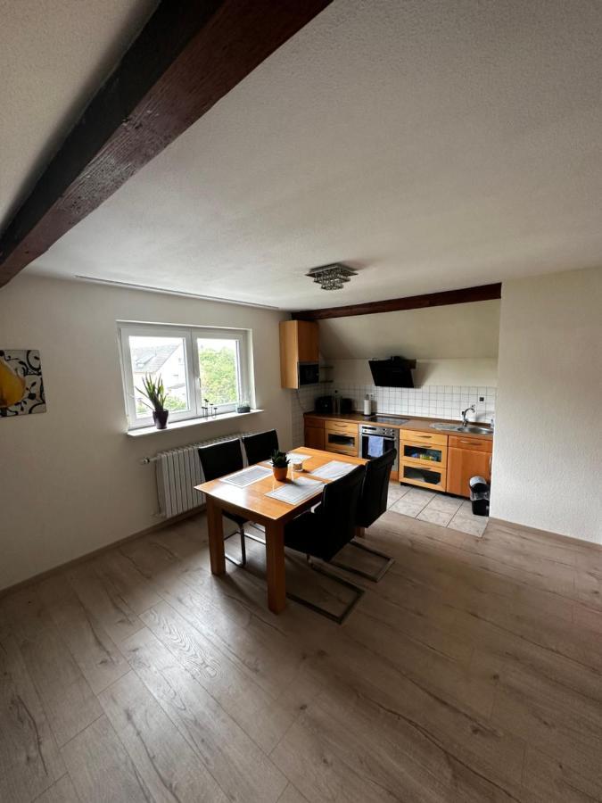 Schoene Ruhige Wohnung In Anliegerstrasse Essen Exterior photo